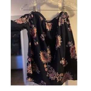 Women’s floral off shoulder blouse/XS/Old Navy/